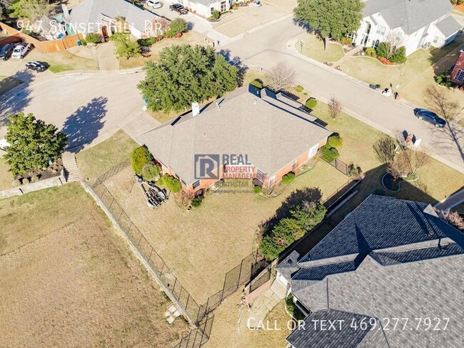 Building Photo - 947 Sunset Hill Dr