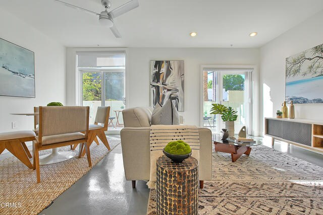 Building Photo - 133 S Los Robles Ave