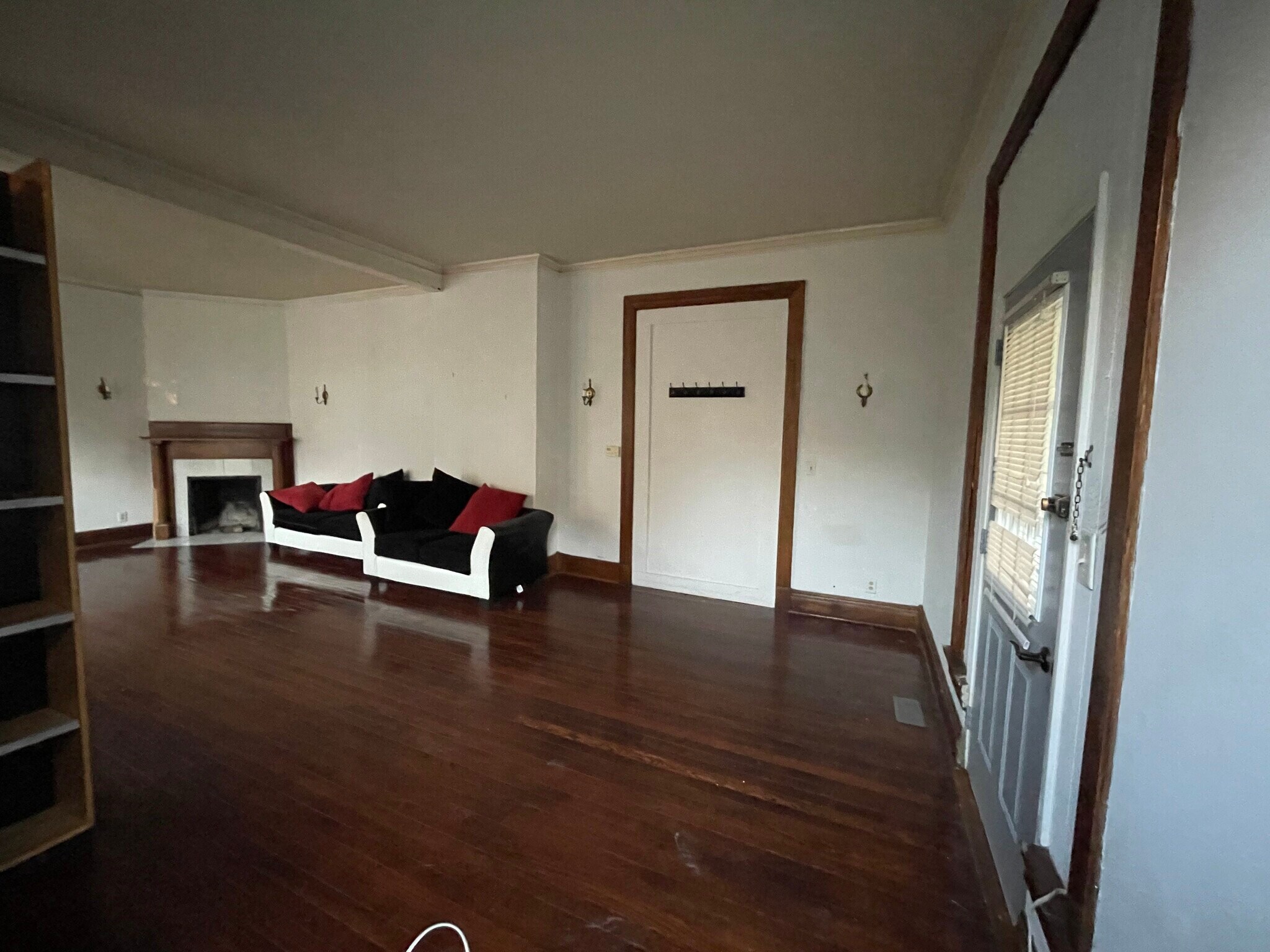 Building Photo - 1006 State St