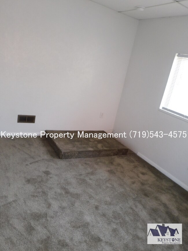 Building Photo - 819 Troy Ave