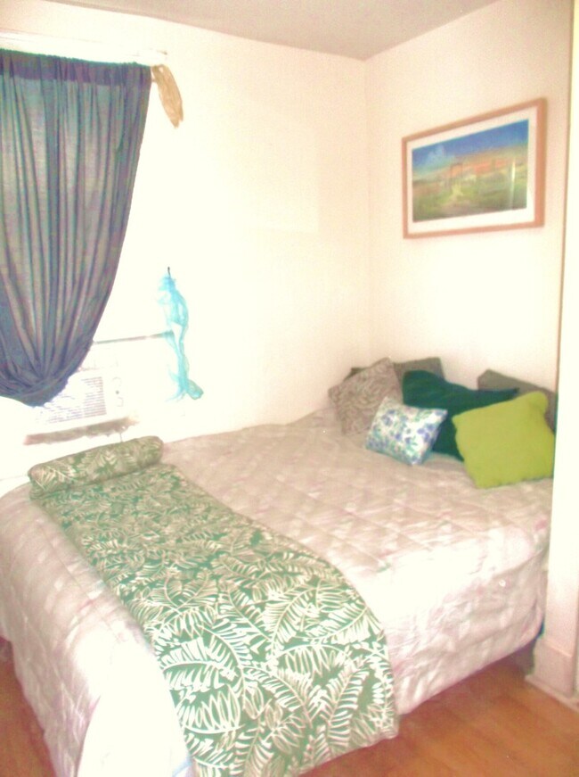 Building Photo - 2025 Ashland Ave