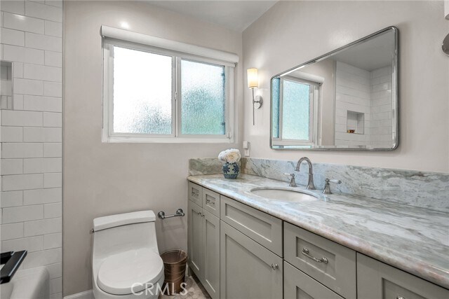 Building Photo - 17152 Escalon Dr