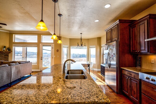 Building Photo - 1085 Diamond Rim Dr