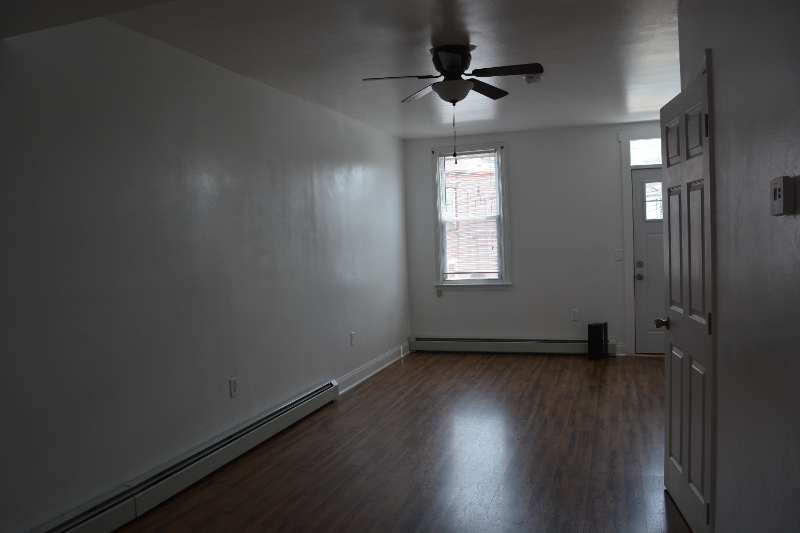 Building Photo - 329 Perry St