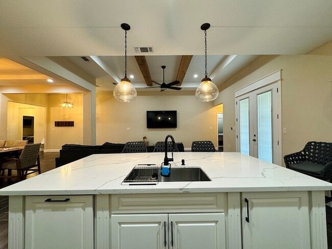 Building Photo - 2301 Lemonwood St