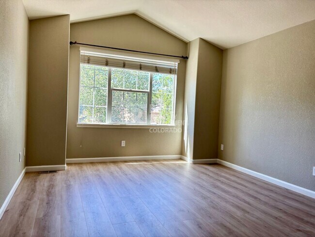 Building Photo - 8512 S Lewis Way