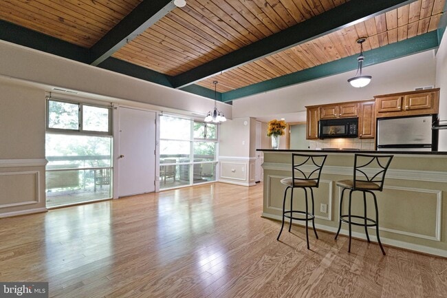 Building Photo - 4381 Americana Dr