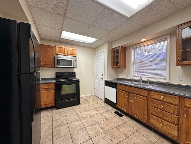 Building Photo - 909 Lincoln Ave