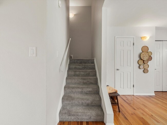 Building Photo - 9264 Mansfield Ave