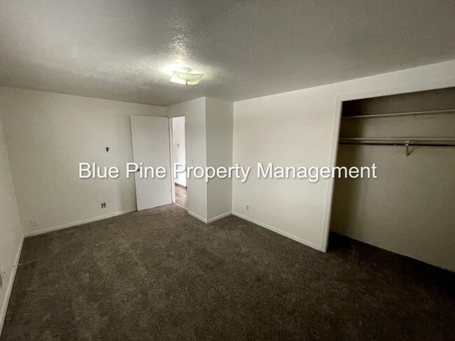 Building Photo - 450 H St