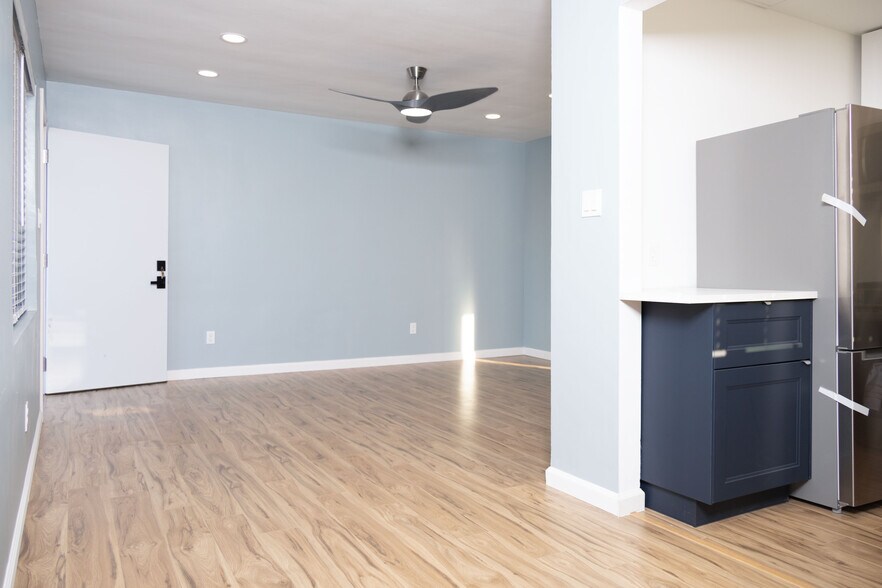 Building Photo - 4169 Myrtle Ave