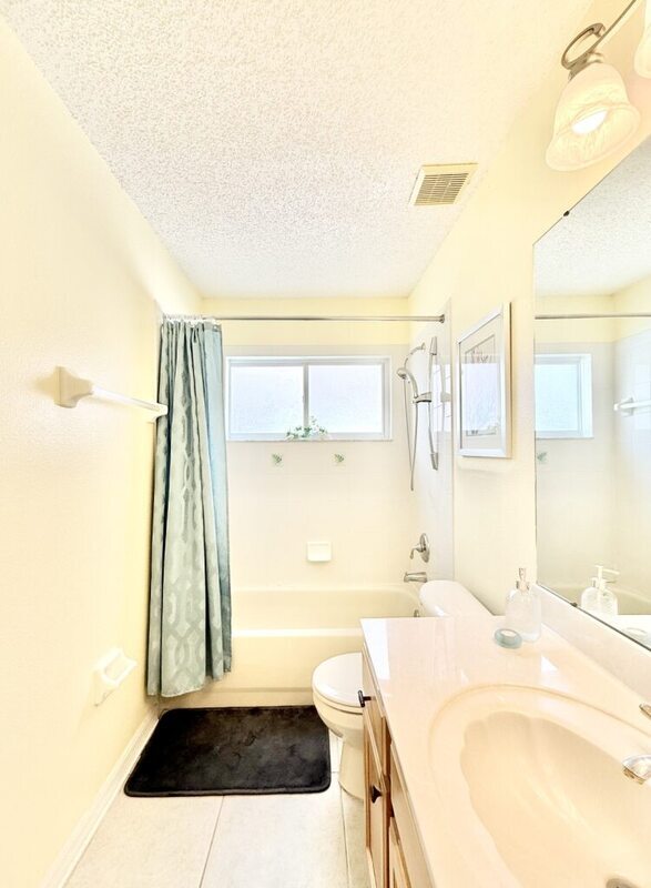 Building Photo - 854 Addison Dr NE