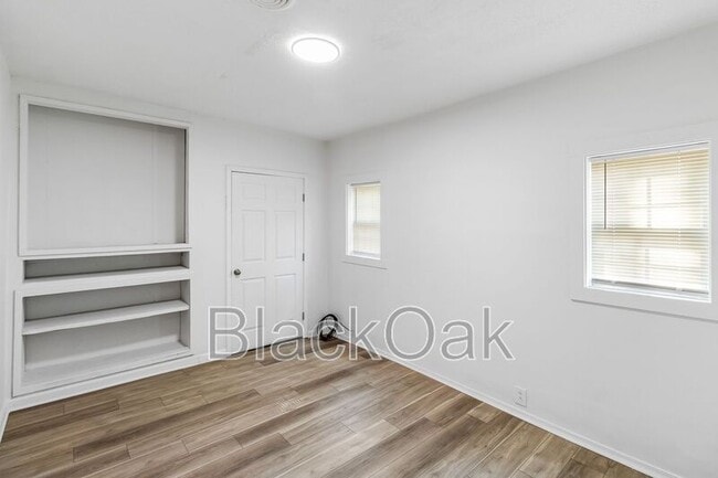 Building Photo - 1803 E Market St