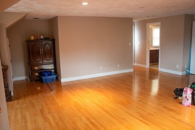 Building Photo - 4 Humphrey St