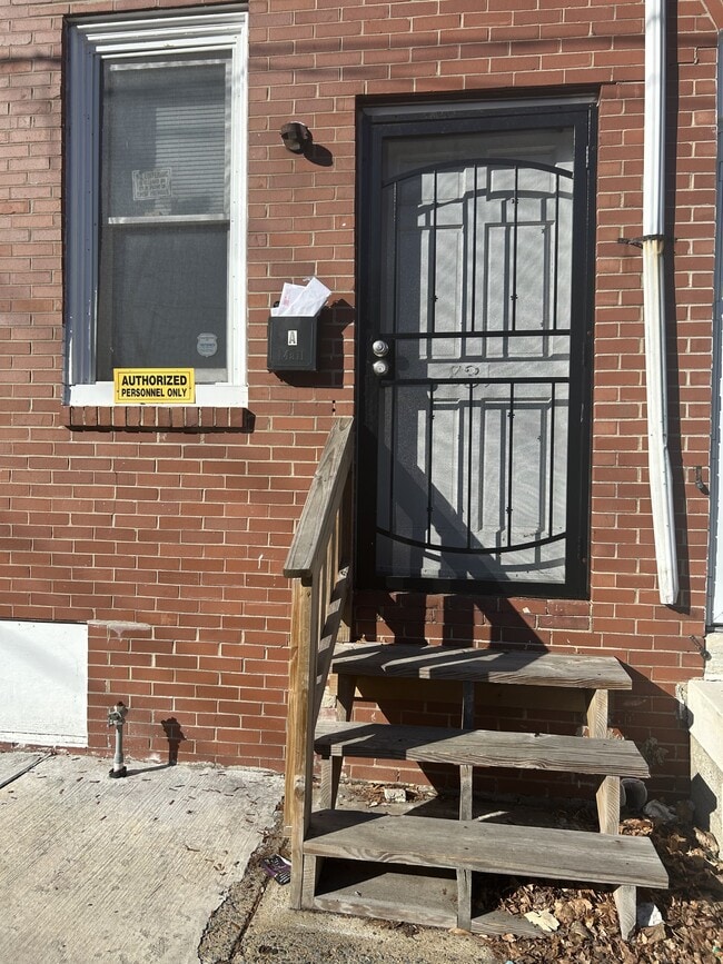 Building Photo - 831 Kirkwood St