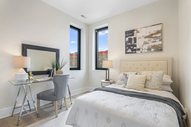 Building Photo - 5753 N Broadway