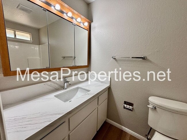 Building Photo - 19158 Live Oak St