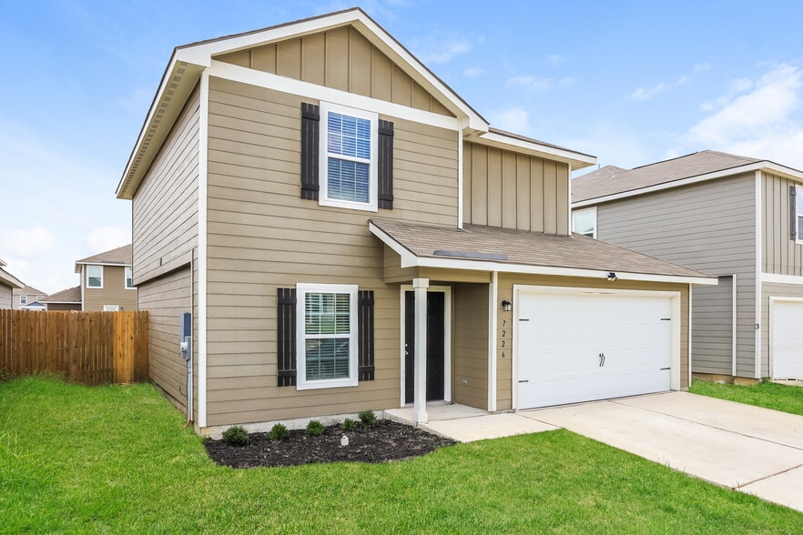 Building Photo - 7226 Lazy Cyn