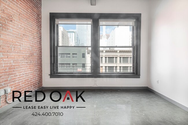 Building Photo - 430 S Broadway