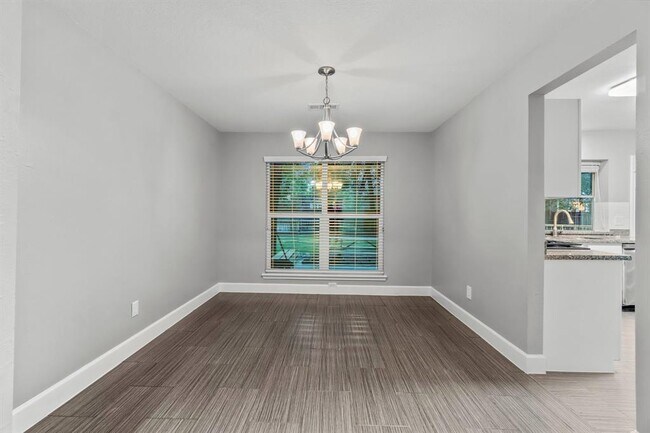 Building Photo - 139 W Village Knoll Cir