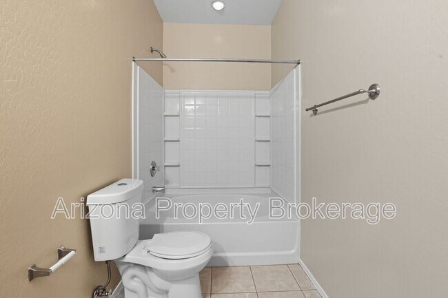 Building Photo - 2219 N 92nd Dl