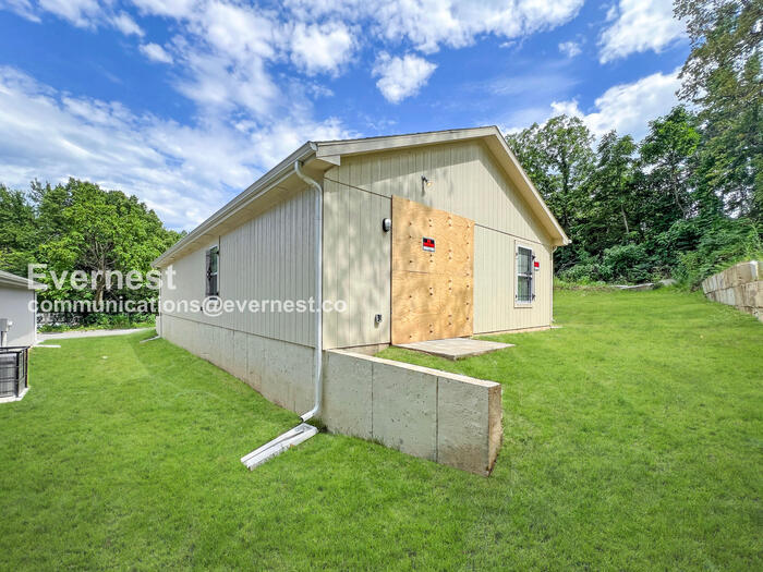Building Photo - 4128 Garfield Ave