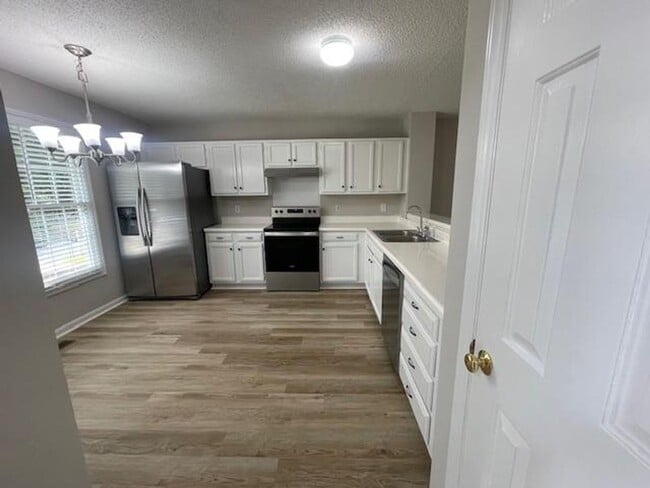 Building Photo - 210 Silk Hope Dr