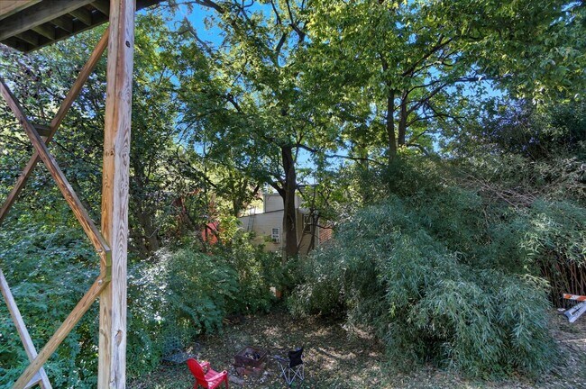 Building Photo - Emming Duplex