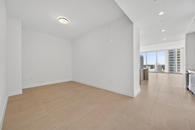 Building Photo - 301 1st St S