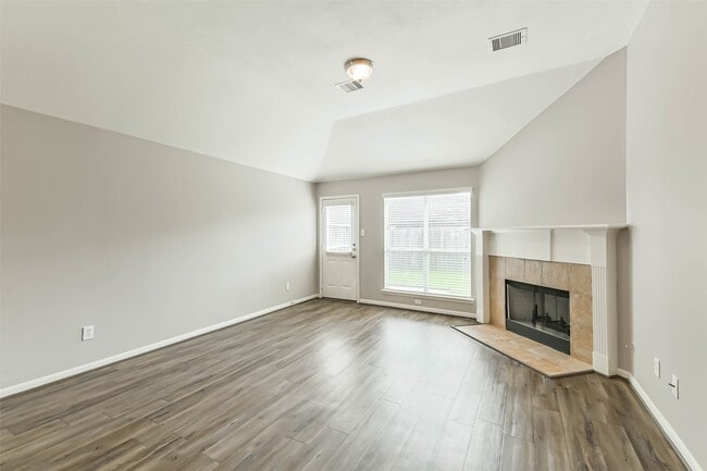 Building Photo - 13831 Hillingdale Ln