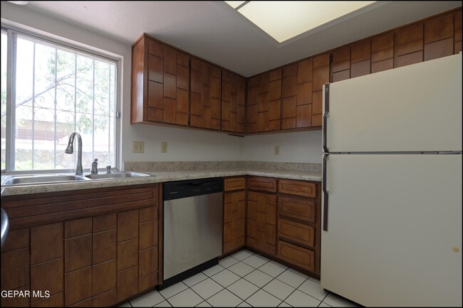 Building Photo - 257 Maricopa Dr