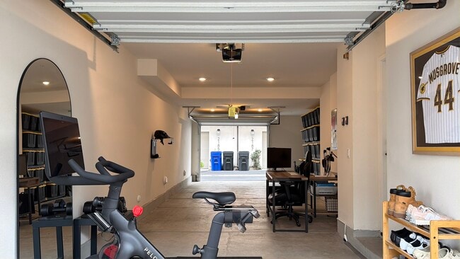 Building Photo - 2115 Senita Dr