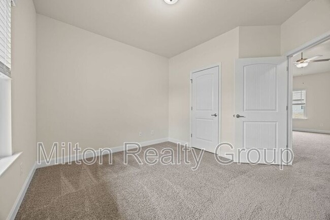 Building Photo - 178 Woodwater Cir