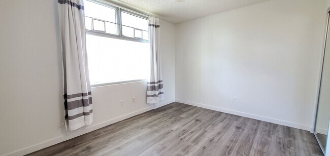 Building Photo - 1133 Waimanu St