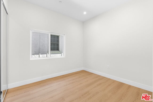 Building Photo - 5129 Don Pio Dr