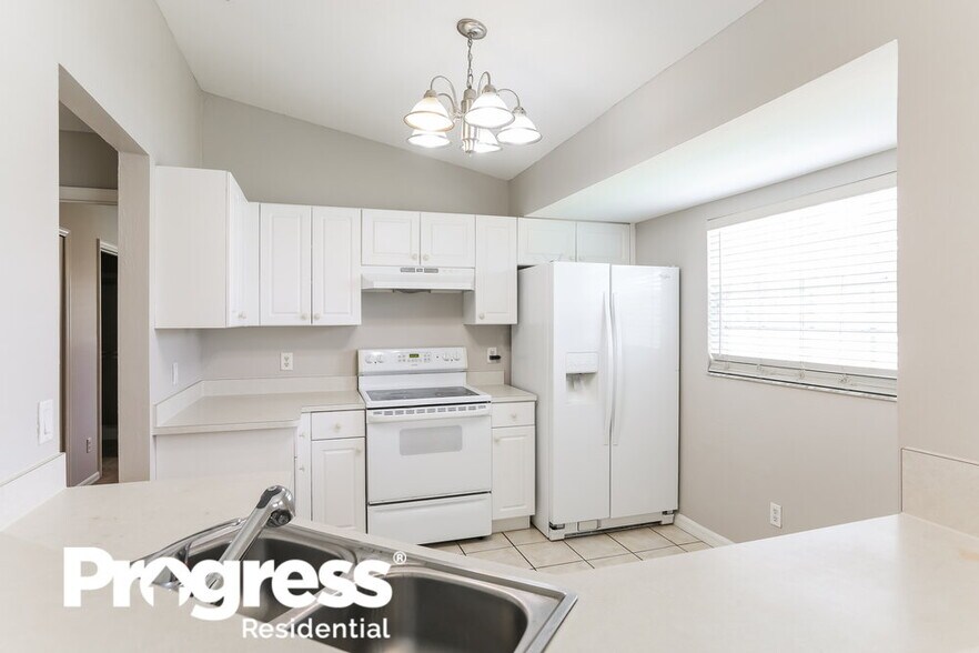 Building Photo - 2525 Mather Ln