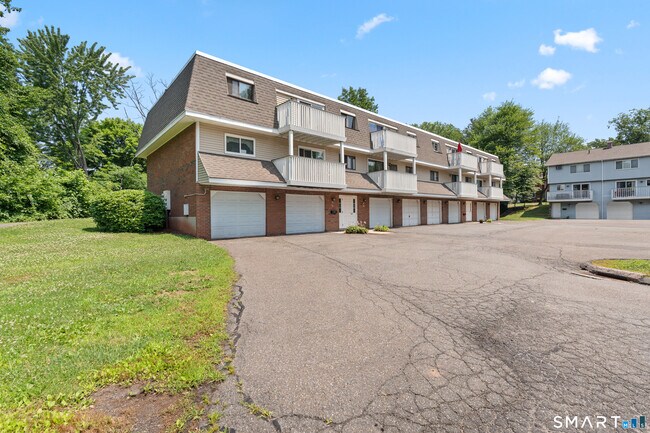 Building Photo - 80 Churchill Dr