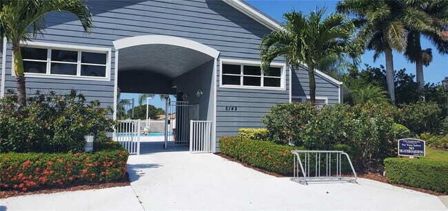 Building Photo - 5231 Highbury Cir