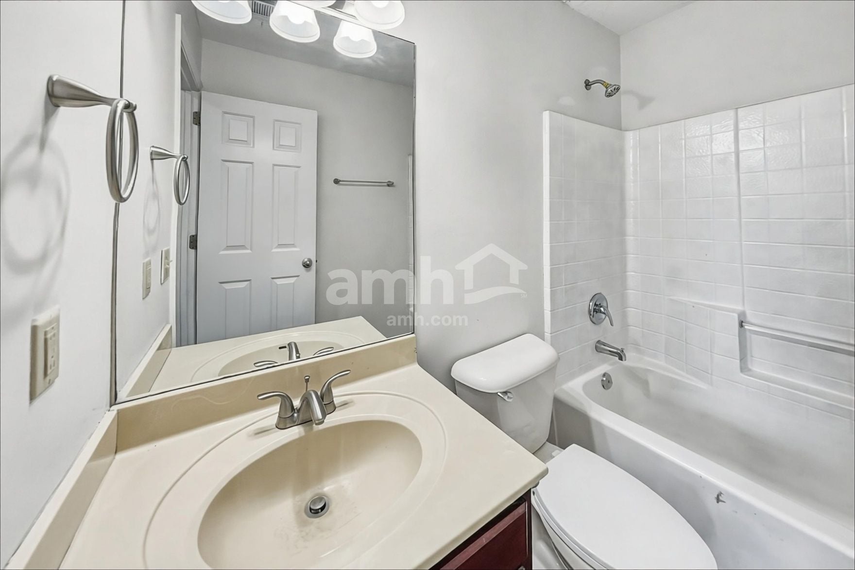 Building Photo - 924 Colo Cove