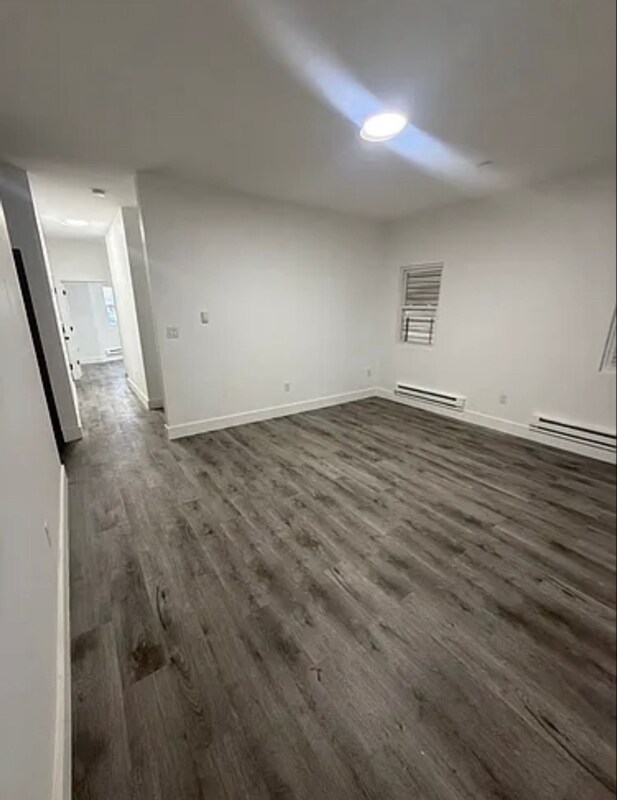 Building Photo - 25 Riverview Pl