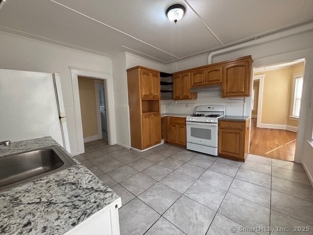 Building Photo - 64 Wade St