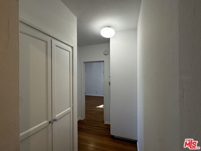 Building Photo - 1242 Edris Dr