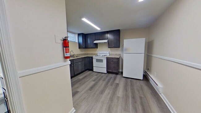 Building Photo - New Renovated One Bedroom Apartment