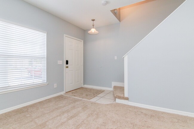 Building Photo - RENT BY MAY 15TH and RECEIVE 2 WEEKS OFF Y...