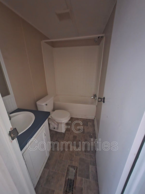 Building Photo - 3013 Michelle Cir