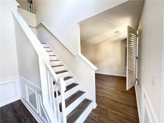 Building Photo - 1820 Chasewood Park Dr