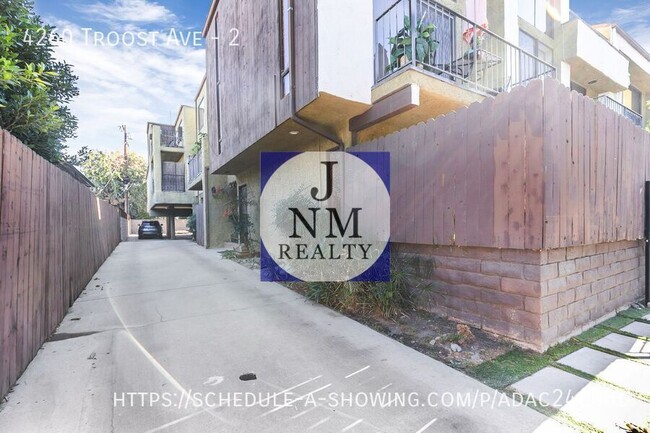 Building Photo - Beautiful 1 Bedroom + 1 Bath + Private Patio