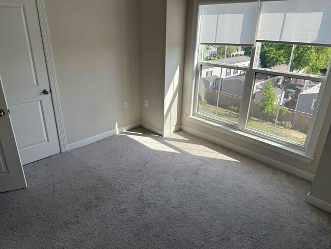 Building Photo - 2820 Dart Dr