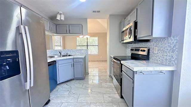 Building Photo - 708 Meadowcreek Ct