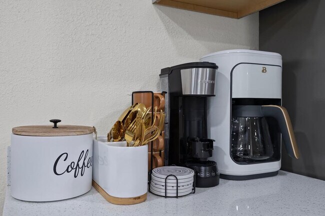 Building Photo - 4009 W Grant St